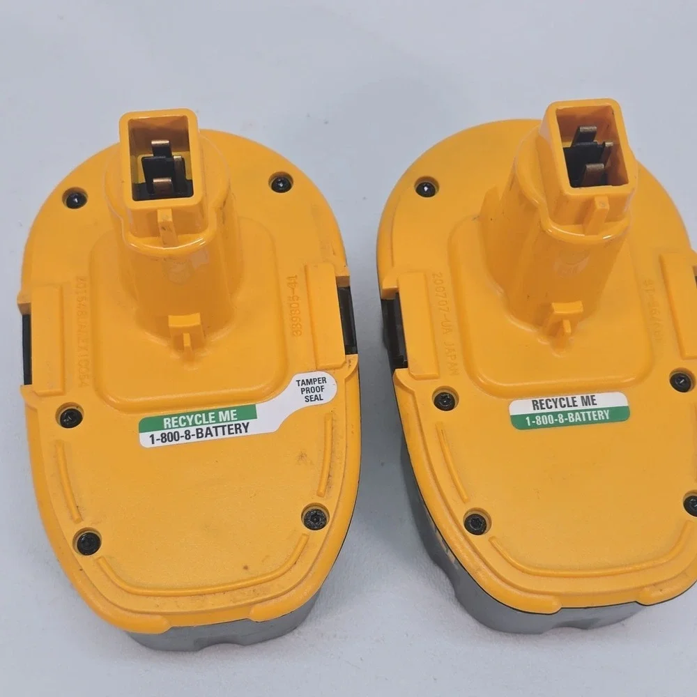 2 OEM Genuine Dewalt DC9096 XRP 18V Batteries for Parts or‎ Repair